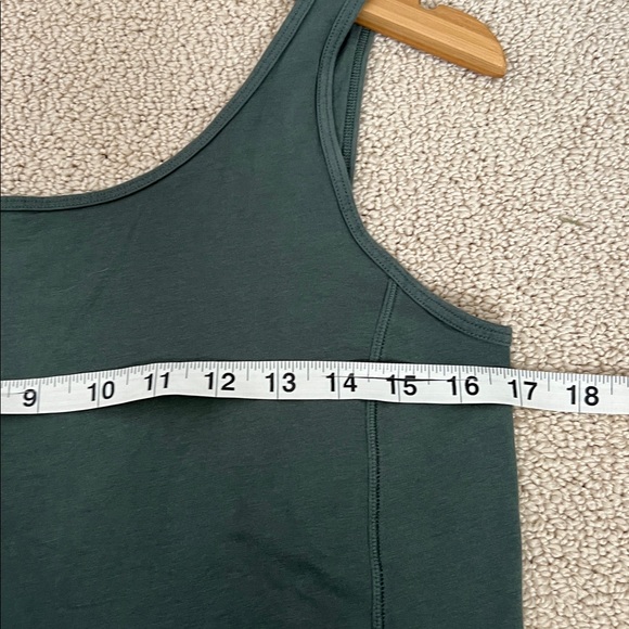 Lululemon Tie V-Back Tank NWOT - Picture 7 of 8